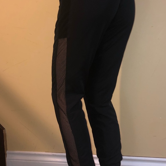 Chic Mesh Cutout Sport Pants - Picture 5 of 6